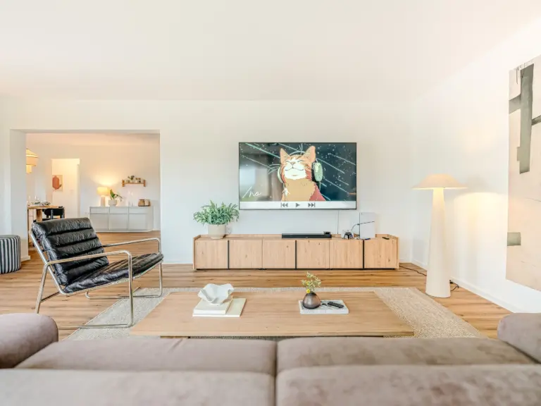 Sapphire White living room