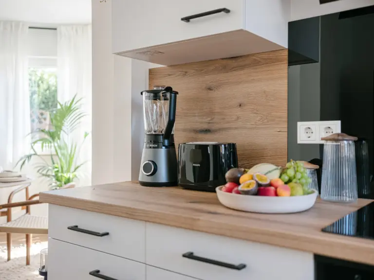 Fully equipped kitchen with blender and toaster at Stay Eden MOONSTONE GREEN, a Ramstein TDY home.